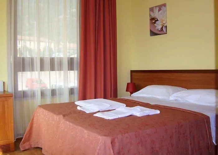 Hotel Palas מלון