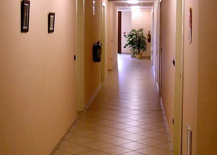 Hotel Palas מלון Bruzolo