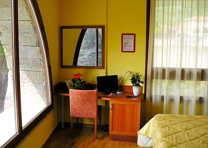 Hotel Palas מלון Bruzolo